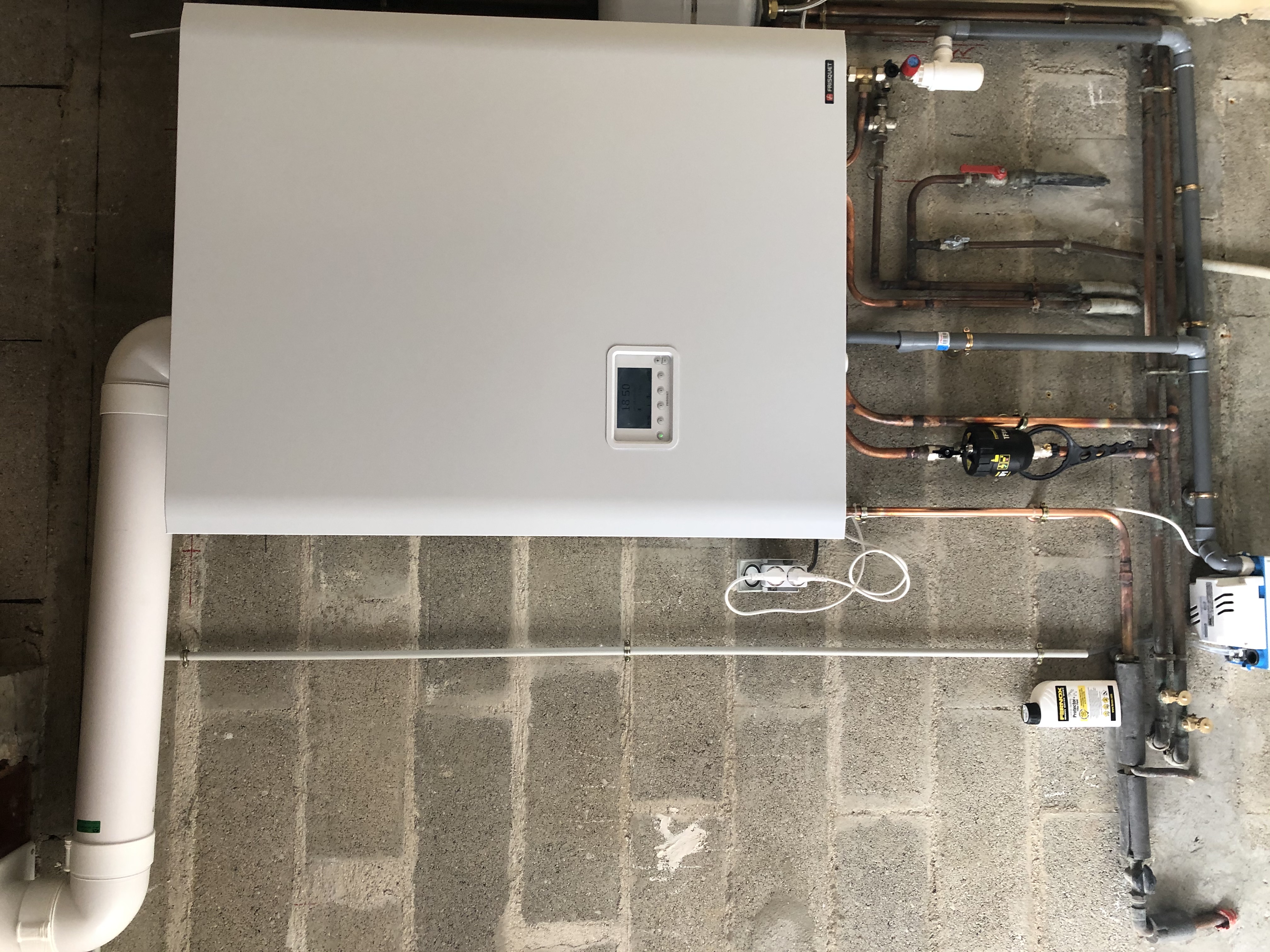 Chaudière Frisquet Hydroconfort 23 Kw Ballon 80 L Remplacement le 24 aout 2020 a bussy-saint-georges chaudière frisquet  hydroconfort 20 kw avec ballon inox 80 litres condensation - Sempéré  Chauffagiste